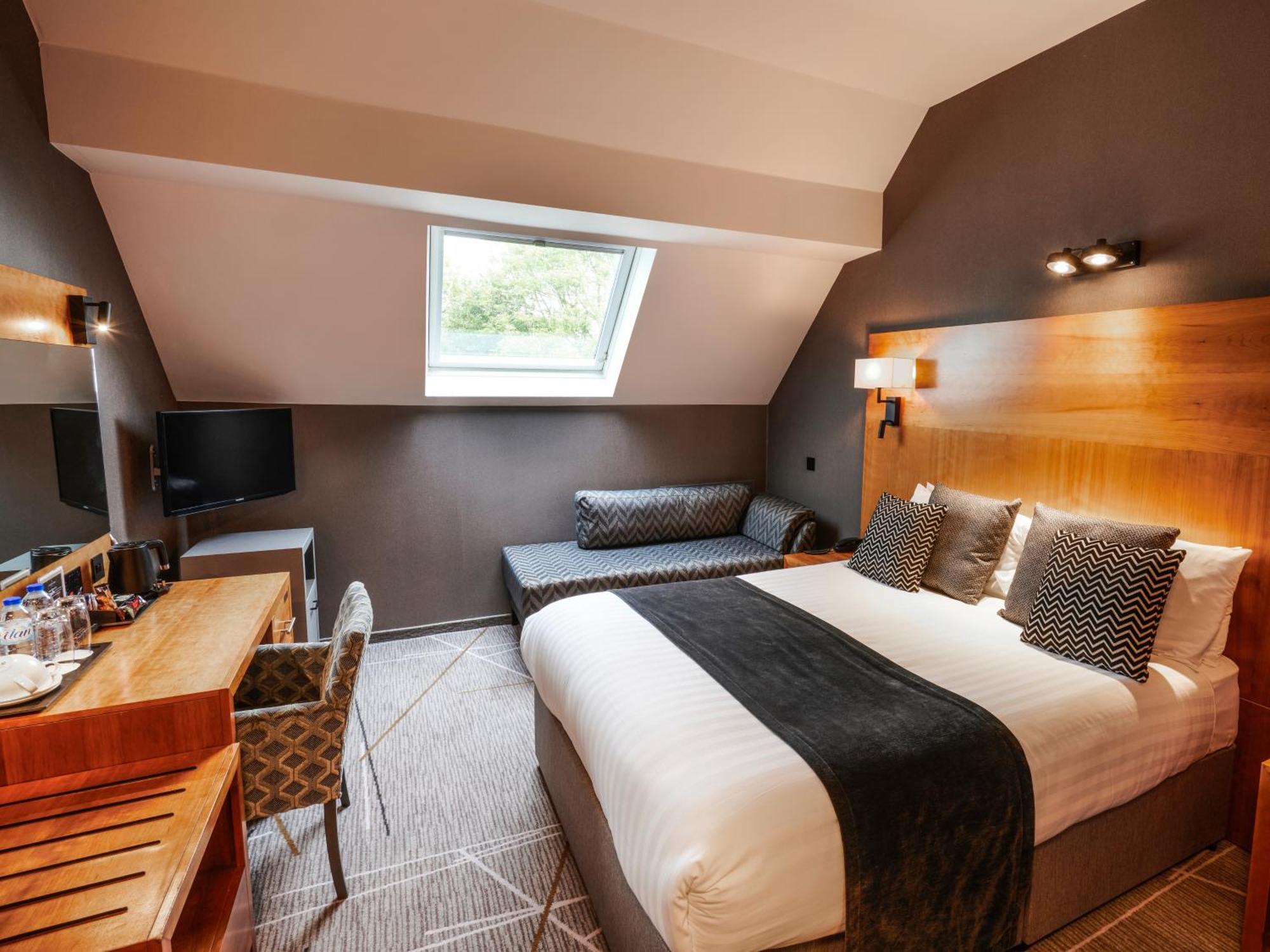 The Royal Toby Hotel Rochdale Eksteriør billede