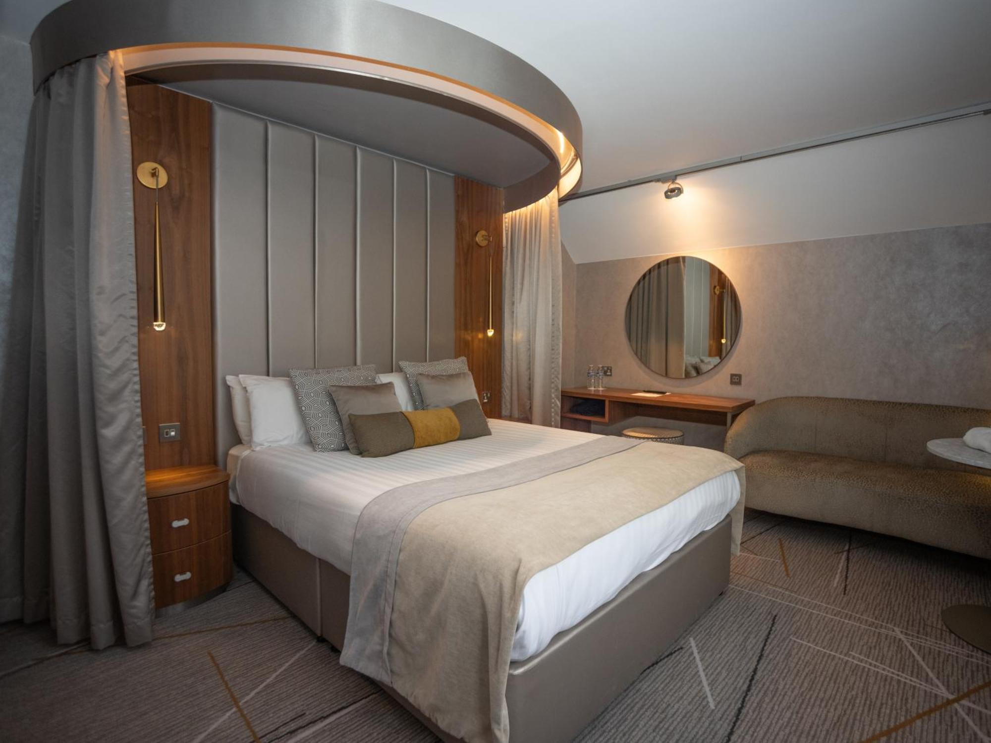 The Royal Toby Hotel Rochdale Eksteriør billede